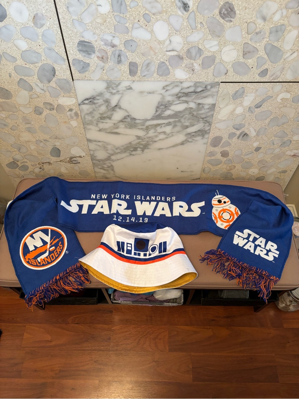 Star Wars New York Islanders scarf& Bucket Hat White with Blue & Orange